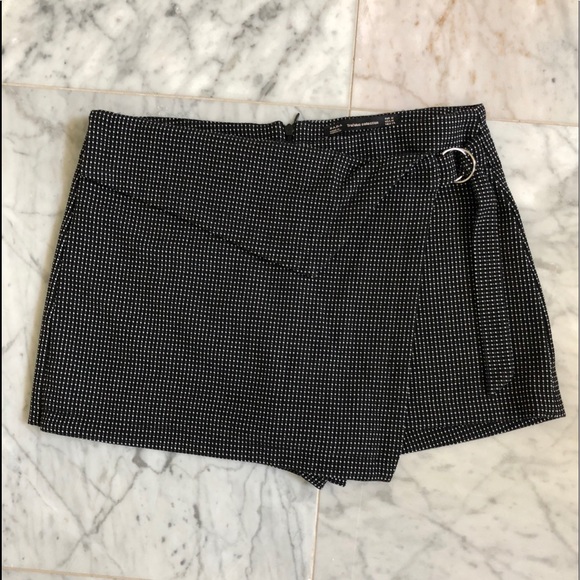Zara skort - Picture 1 of 3